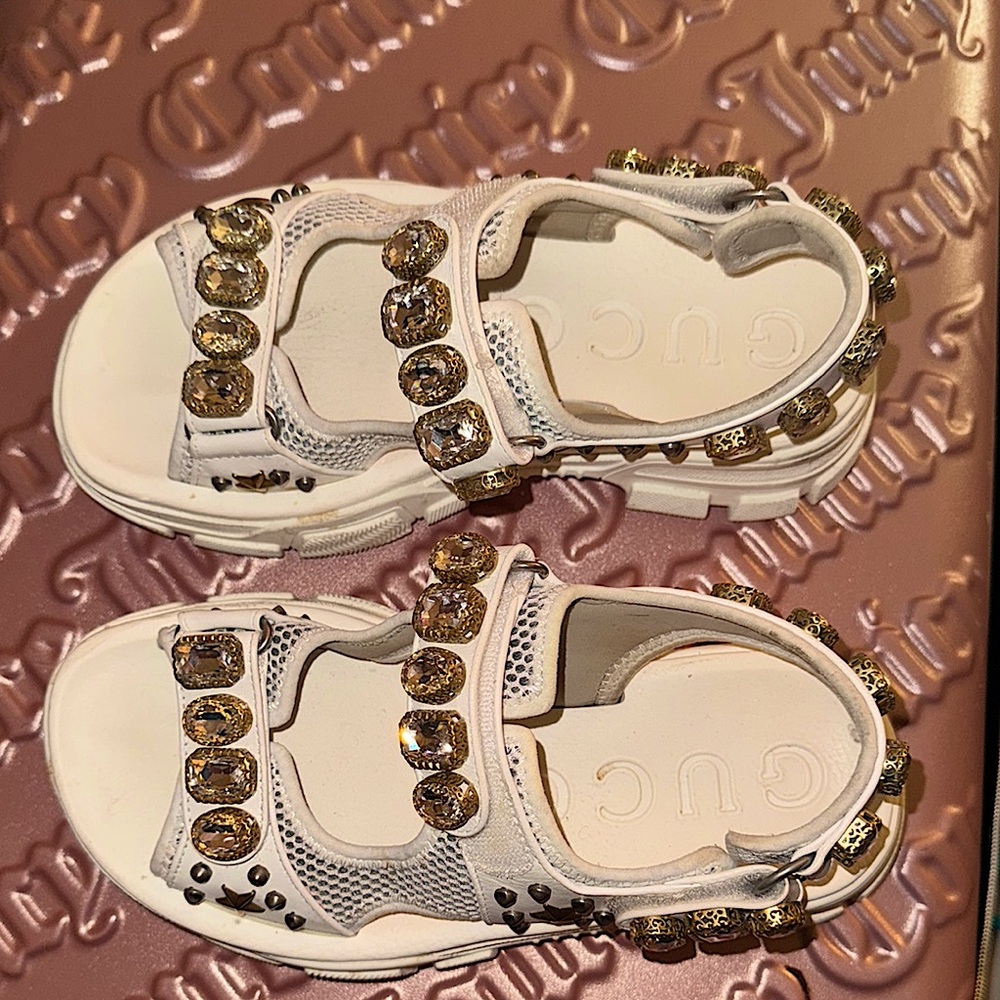 Gucci White and Gold Sandals with Elegant Design